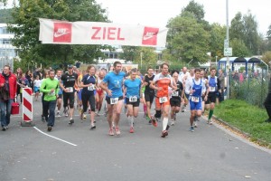 Start des Hauptlaufs beim Klosterwald-Lauf 2012